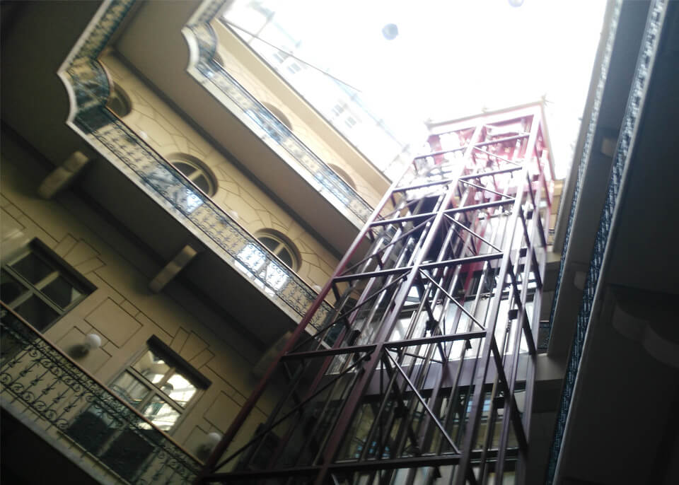 CENTRÁL IRODAHÁZ 06