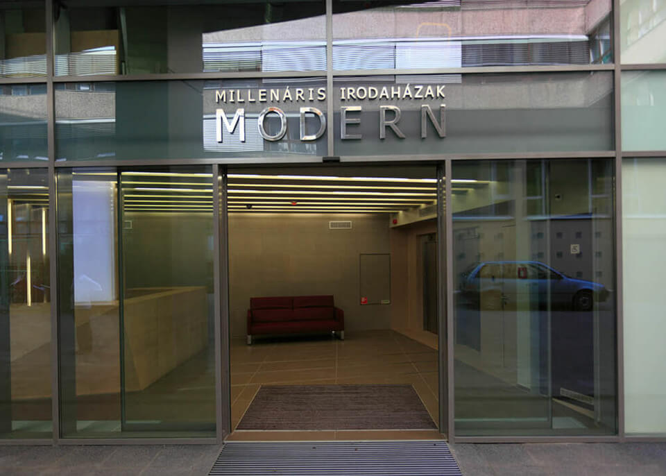 MILLENÁRIS IRODAHÁZAK 03