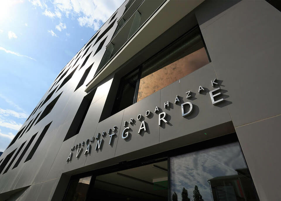 MILLENÁRIS IRODAHÁZAK 06