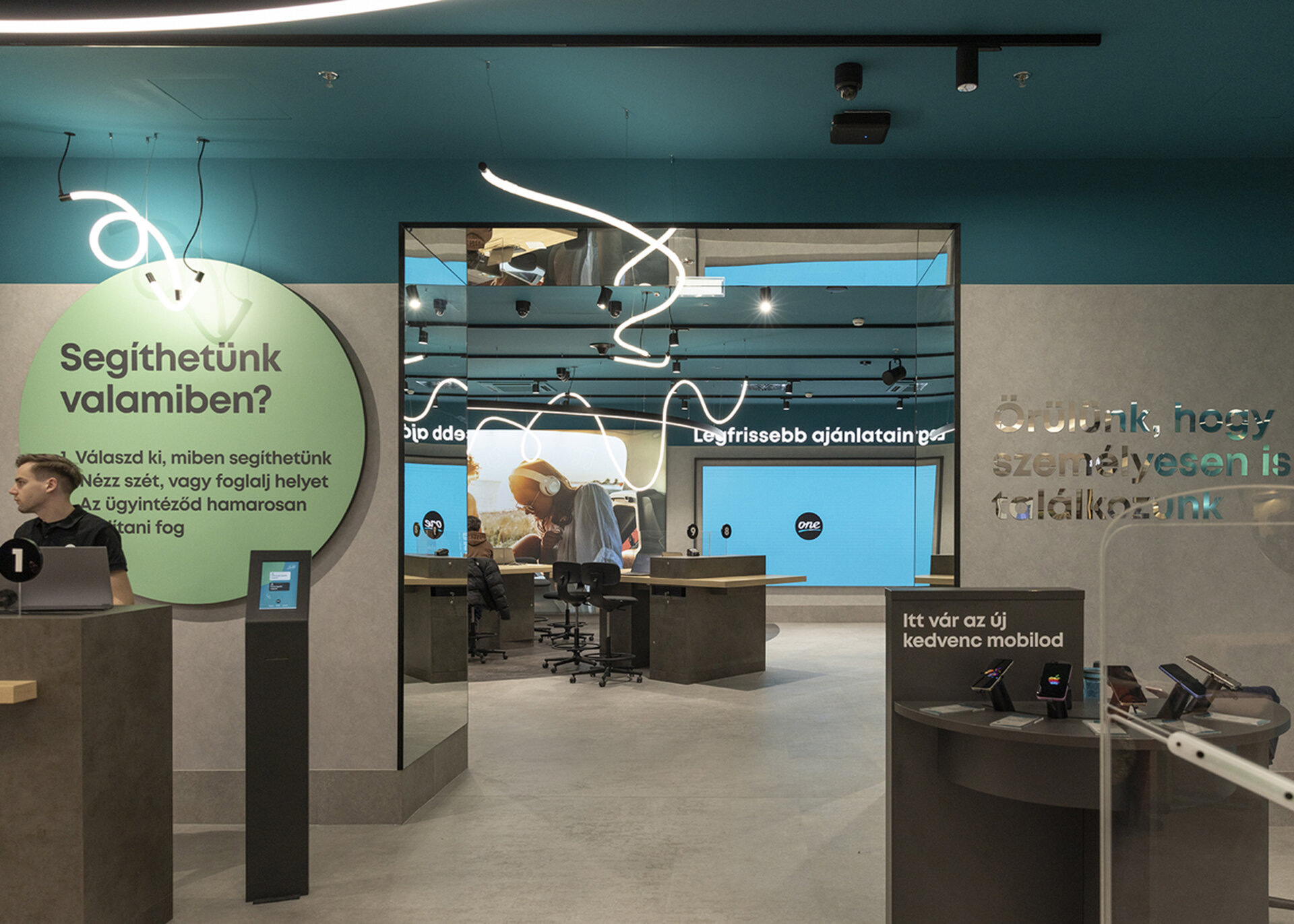 ONE ÜZLETHÁLÓZAT 06